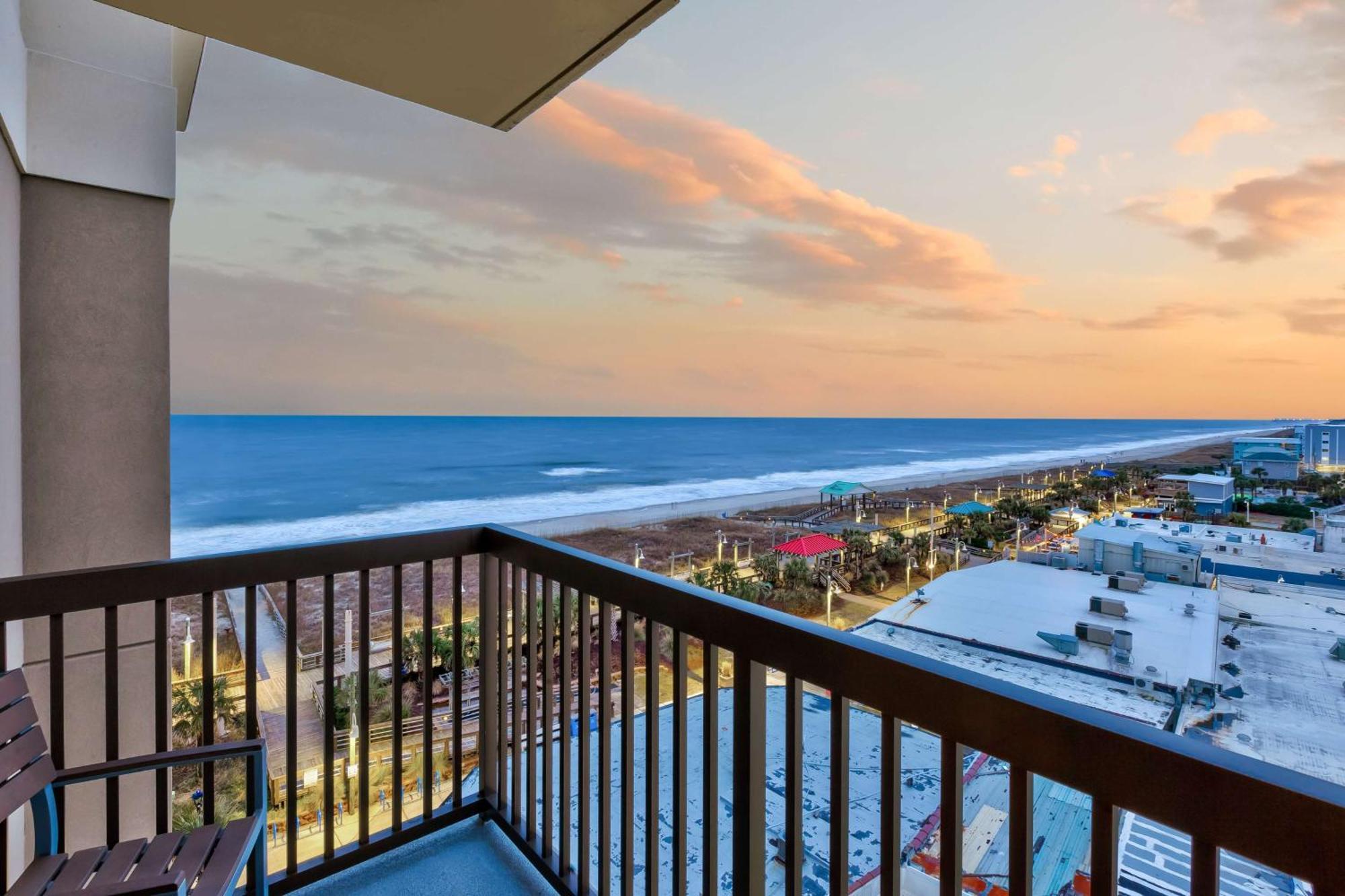 Hampton Inn & Suites By Hilton Carolina Beach Oceanfront Exterior photo
