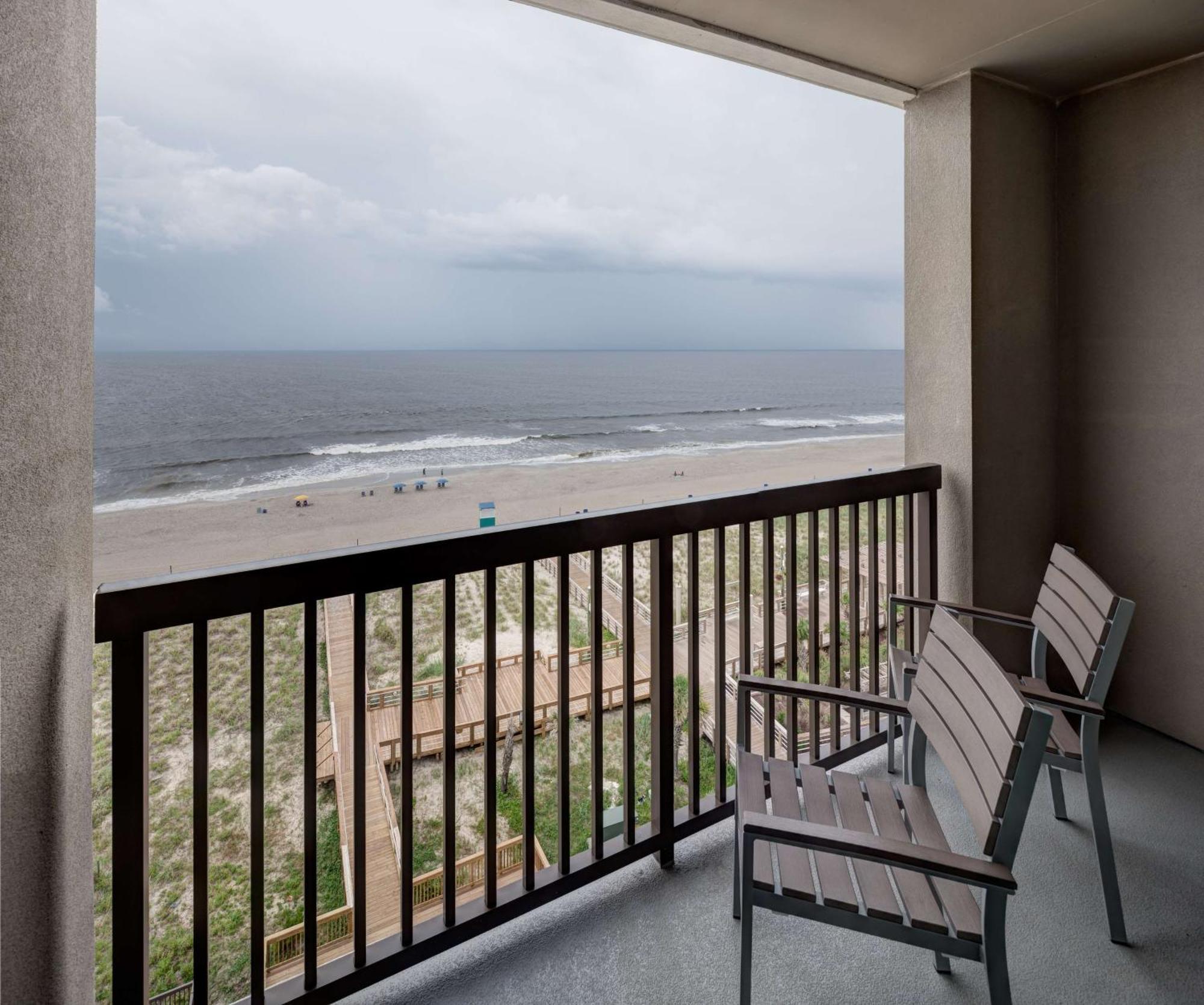 Hampton Inn & Suites By Hilton Carolina Beach Oceanfront Exterior photo