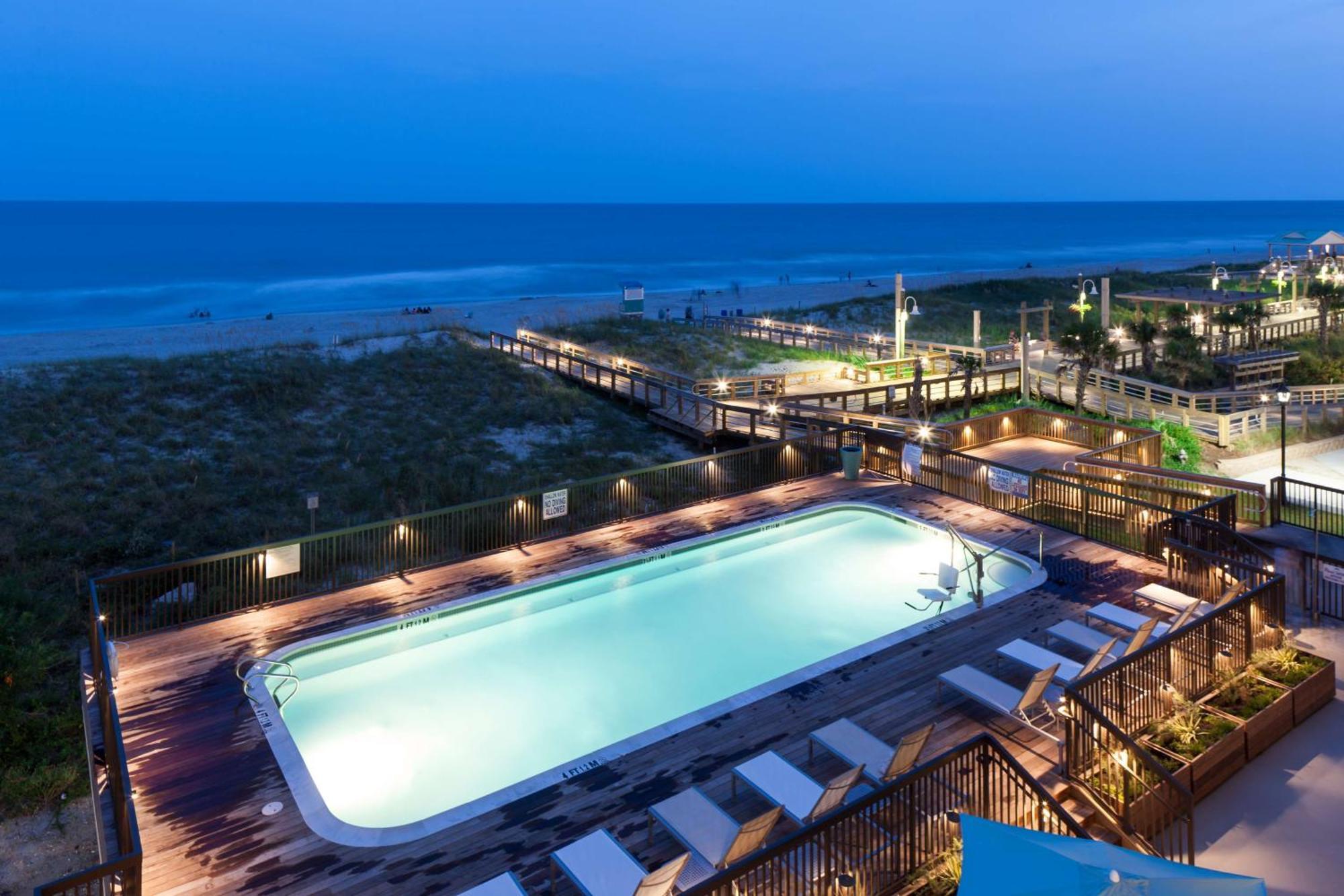 Hampton Inn & Suites By Hilton Carolina Beach Oceanfront Exterior photo
